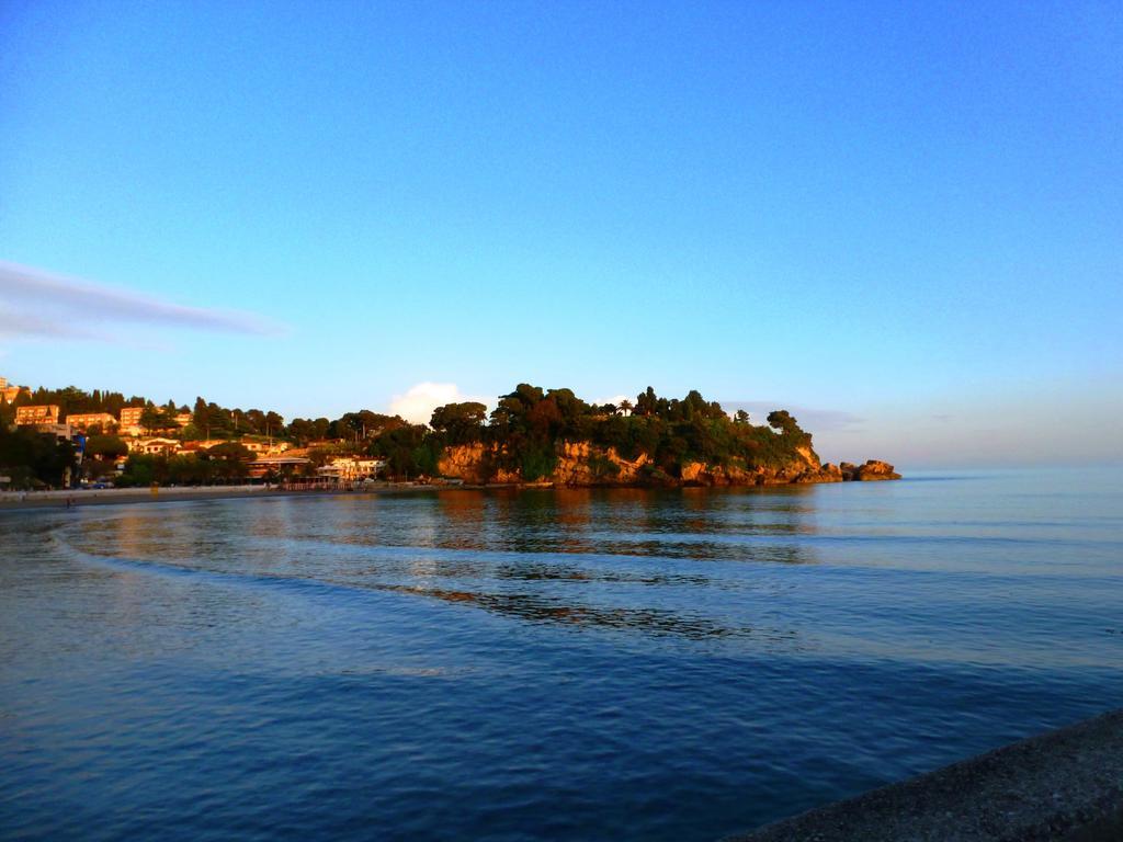 Hotel Cruiser Ulcinj Exterior photo
