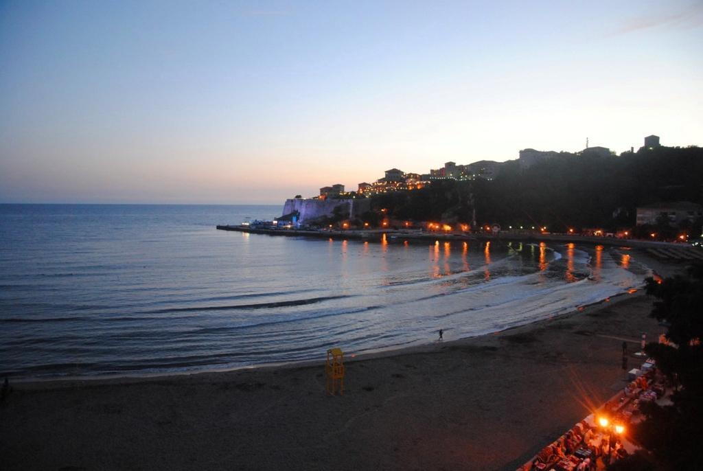 Hotel Cruiser Ulcinj Exterior photo