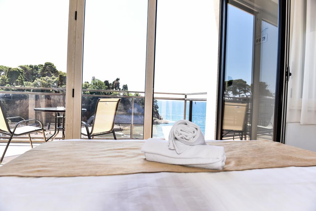 Hotel Cruiser Ulcinj Exterior photo